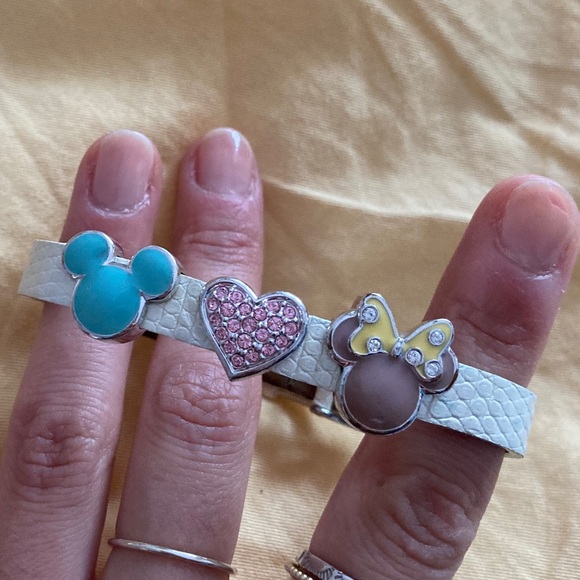 RARE Disney x Swarovski bracelet - Picture 5 of 5